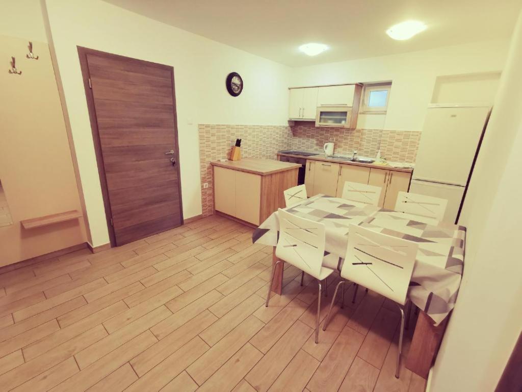 Haus Maro Apartment Супетарска Драга Екстериор снимка